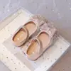 Sapatos Infantis de Couro para Meninas Sapatos de Princesa com Laço 2025 Nova Coleção Primavera Sapatos para Bebê Menina Sapatos Infantis Macios de Solado Flexível