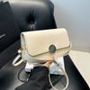 Bolso de Hombro Pequeño Cuadrado de Moda Estilo Coreano 2025 Nuevo Nicho Texte Bolso Baguette para Viajeros Color Caramelo Trendy
