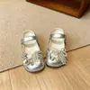 Zapatillas de Ballet Francesas Estilo Hada para Niños, Zapatos Perforados con Dijes Desmontables, Moda de Alta Gama, Decoración Femenina