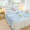 2026 Novo Modelo Classe A Saia de Cama de Seda Fria Pe Conjunto de Colcha de Verão e Tapete Refrescante Conjunto de Três Peças Conjunto de Quatro Peças