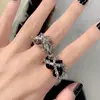 Anillo de Amor Negro Diseño Nicho Espinas Ins Viento Frío Anillo Abierto Hertz Ilimitados Anillo de Dedo para Mujer