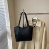 Bolso de hombro vintage para trabajo, ligero, de lujo, de gran capacidad, con diseño de nicho, moderno, para llevar debajo del brazo, 2025
