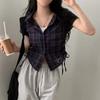 Camisa Xadrez Dongdaemun de Manga Curta e Abotoamento Simples da Coreia do Sul para Mulheres com Bainha Plissada e Design de Cordão, Top Versátil que Reduz a Idade