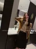 Estilo Old Money Cardigan de Punto Caqui Falso Dos Piezas para Mujer Otoño 2026 Nuevo Retro Elegante Temperamento Adelgazante Top