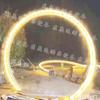 Puerta de acero inoxidable con nebulización de agua luminosa de celebridades de Internet, lugar escénico, parque, plaza, nebulización de agua, paisajismo, puerta atomizada, decoración de belleza
