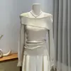 Elegante Camiseta de Punto con Hombros Descubiertos y Mangas Largas para Mujer, Moda de Primavera, Corte Ajustado, Camisa Básica Versátil, Top Único