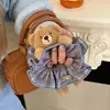Scrunchie de Pelúcia de Ursinho Super Fofo com Estampa Xadrez, com um Visual Elegante e Fashion, Perfeito para um Acessório de Cabelo Feminino