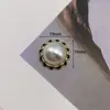 Accesorios Vintage Fragantes de Encaje Blanco y Negro Aleación de Perlas Botón de Ropa con Temperamento Tocado Bolsa Material Hecho a Mano DIY