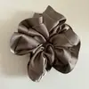 Goma de pelo satinada coreana de alta gama, color liso, con borde decorativo, para mujer, elegante, extragrande, de color crema