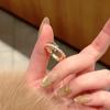 Anel de Diamantes de Três Círculos Cruzados de Luxo Leve e Elegante Design de Nicho Moderno e Personalizado Anel Aberto para Dedo Indicador Feminino
