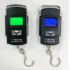 Balanza Portátil A08 con Retroiluminación, 50 kg, con Gancho para Paquetes de Entrega Express, Equipaje y Compras, Báscula Electrónica Portátil