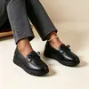 Venta caliente transfronteriza primavera y otoño nuevo estilo mocasines talla grande fondo plano microfibra cuero cuero suave zapatos slip-on trabajo negro casual