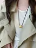 Colar Quadrado Preto com Corda Fosca Escovada para Mulheres Estilo Coreano Corrente Longa para Suéter Retrátil Acessórios Versáteis Elegantes para Corrente de Moletom