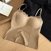 Sexy camisola de encaje estilo francés con un hermoso diseño en la espalda, con relleno incorporado para abrigar, perfecta como capa base o top interior para otoño e invierno