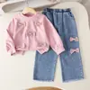 Ropa para Niños Estilo Girly Energético: Sudadera Rosa de Manga Larga Nueva de Otoño para Comercio Exterior Transfronterizo con Jeans Azules