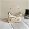 Bolsa de Palha Tecida Estilo Francês, Pequena Modelo Novo 2026, Bolsa de Ombro Estilosa e Texturizada, Bolsa Transversal de Braço Cor Sólida Única e Elegante