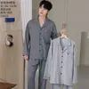 Conjunto de cárdigan para hombre Panyumei, de imitación de algodón amigable con la piel, de manga larga y pantalón largo para el hogar, 26 modelos nuevos, pijama de color liso con cuello invertido