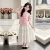 Elegante y ligero vestido largo casual estilo princesa para niñas mayores, falda dulce con estampado de letras, conjunto lindo de dos piezas de manga corta