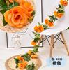 Planta de simulación de rosa, cadena de ratán, decoración de flores falsas, planta de techo de interior, pared, tubería de hierro, decoración de flores falsas