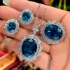 2026 Nuevo Conjunto de Anillo con Colgante de Espinela Azul Simulada Incrustada en Base de Cobre Zhuang Sheng Sheng Joyería Principal 8*10 18*20