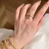 Anillo de Flor Vieja de Trébol de Cuatro Hojas Estilo Vintage Retro, Sensación de Lujo Ligero de Gama Alta, Anillo para Mujer Pesado Cepillado Ajustable Incrustado de Diamantes