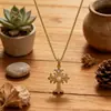 Colar Cruz de Pérola Estilo Francês de Luxo Leve para Mulheres Verão Novo Estilo Corrente de Clavícula Moda de Comércio Exterior Versátil Joias Atacado