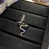 Anillo con forma de serpiente para mujer, diseño de nicho de diamantes completo, personalidad exquisita, anillo de dedo índice abierto, anillo ligero de lujo de moda de celebridades de Internet