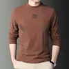 Fleece alemán de doble cara con calidez añadida, cuello semi-alto, camiseta de manga larga, moderna para hombre, temporada otoño/invierno, camiseta estampada de manga larga ajustada para hombre