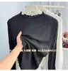 Estilo Delicado Crochet de Encaje Media Cuello Alto Camisa Base Tejida para Mujer en Otoño e Invierno Blanco Crudo Suéter Interior