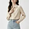 Tiro real 2026 nueva camisa de seda de color liso diseño simple y moderno sentido del diseño de un solo botón nicho estilo otoño top estándar