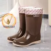 Botas de lluvia impermeables y antideslizantes de caña alta para mujer, botas de agua cálidas con forro de polar, zapatos de goma largos para adulto, zapatos de agua de moda para mujer