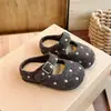 Pantuflas de Lunares para Niña 2026 Otoño Nuevo Estilo Pantuflas sin Cordones Pantuflas Antideslizantes para el Hogar de Bebé Pantuflas Peludas Estilo Coreano