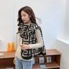Corea del Sur Dongdaemun Bufanda Explosiva de Algodón y Lino para Mujer Otoño e Invierno Nueva Versátil Cálida Moda Bufanda con Letras Chal Decorativo