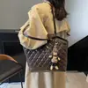 Bolsa Tote Grande Simples para Uso Diário e Comutação, Nova para Outono de 2026, Bolsa de Ombro Casual com Padrão de Diamante para Mulheres