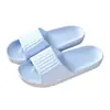 Zapatillas de Casa de Verano Fabricante Mayorista Zapatos para el Hogar para Hombres y Mujeres Baño Ligeras Eva Suela Suave Plástico de Goma Alta Elasticidad Zapatillas de Pareja