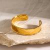 Pulseira aberta francesa retrô de luxo leve requintada simples nova em aço inoxidável ouro 18k padrão martelado largo joias femininas atacado