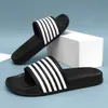 Novidade de Verão Estilo Masculino Chinelos Casuais Esportivos, Sandálias Internas Masculinas de Eva com Solado Macio, Chinelos Masculinos, Confortáveis