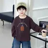 Moletom infantil para meninos, estilo primavera e outono, estilo coreano, estiloso e legal, roupa íntima para bebês, novo modelo 2026, versão coreana para bebês, camiseta básica versátil