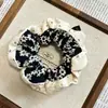 Goma para el pelo scrunchie floral retro estilo francés para mujer, nuevo estilo 2026, liga de alta elasticidad para moños, accesorio para el cabello