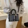 2026 Nova Moda Bolsa Tecida Arco-Íris Bolsa de Mão com Personalidade Simples Bolsa Transversal Quadrada Pequena Estilosa para Férias na Praia