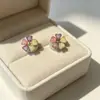 Pendientes de Botón Florales Blancos y Verdes de Diseño Único para Mujer Súper Hada Temperamento Suave Pendientes Versátiles Iluminan la Piel Adornos de Oreja con Aguja de Plata