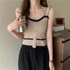 Tejido de punto de color contrastante Camisola corta Ropa exterior de verano para mujer Nuevo diseño ajustado Sentido de diseño Nicho Top interior para mujer