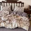 Juego de ropa de cama de doble capa de gasa con encaje francés, mezcla de lino y algodón engrosado para otoño e invierno, con funda nórdica de estilo retro adecuada para todas las estaciones.