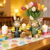Estatua de conejo de Pascua, esculturas de conejos, figuritas coleccionables de primavera, adorno de conejo hermano con una sudadera con capucha y un pollito en sus manos, decoración de mesa de primavera verano de Pascua, regalo de Pascua, decoración para fiesta