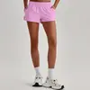 Shorts de Yoga Europeus e Americanos de Bolso com Sensação Nua Secagem Rápida Shorts para Esportes ao Ar Livre Levantamento de Glúteos Shorts de Corrida Fitness Calças de Yoga Femininas 4167