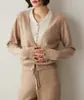 Cárdigan de punto de lana gris para mujer, prenda exterior de otoño e invierno con cuello en V y un elegante diseño de dos piezas falsas