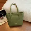 Bolsa feminina com padrão trançado exclusivo, nova bolsa de ombro vermelha da moda outono 2026, bolsa tote de grande capacidade, bolsa de noiva
