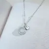Acero de Titanio CompletoVenta al por mayor transfronteriza de Nuevo Lujo Ligero Chapado en Oro de 18 Quilates No se decolora Elegante Collar de Alta Gama Estilo Ins para Mujer