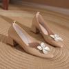 Novos Sapatos Femininos Estilo Francês Bico Quadrado Salto Bloco Versão Coreana 2026 Outono Slip-On Couro Genuíno Salto Baixo Flor de Pérola Sapatos Femininos