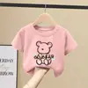 Camiseta de Algodão Puro de Manga Curta para Meninos Verão 2026 Novo Estilo Roupa de Verão para Meninos Top Estiloso de Meia Manga Tendência